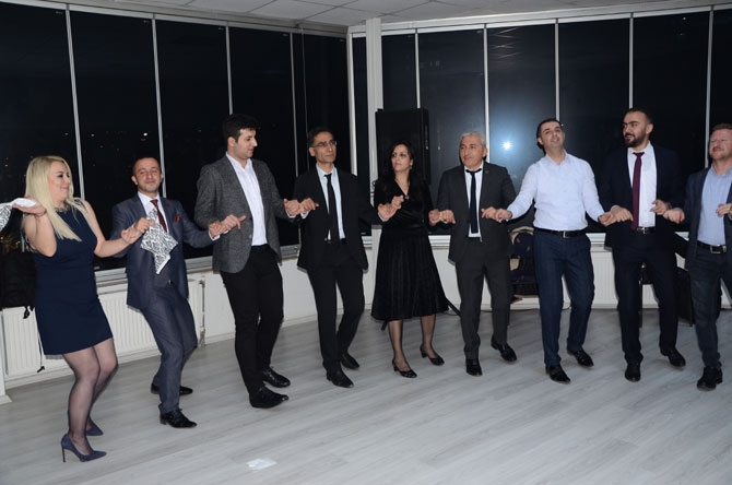 Hakkari’de avukatlar günü halaylarla kutlandı 9