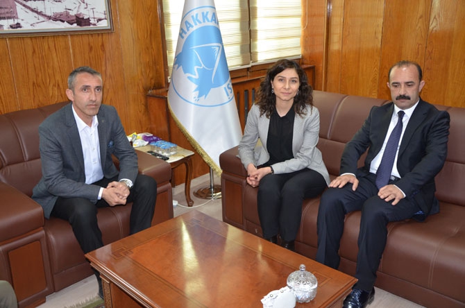 Hakkari Belediye eşbaşkanları mazbatalarını aldı 10
