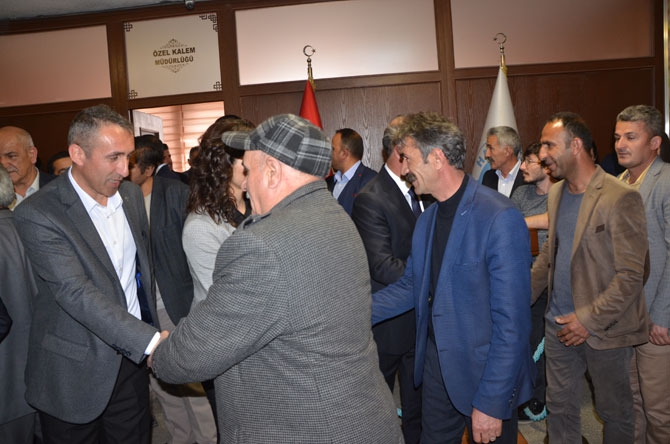 Hakkari Belediye eşbaşkanları mazbatalarını aldı 14