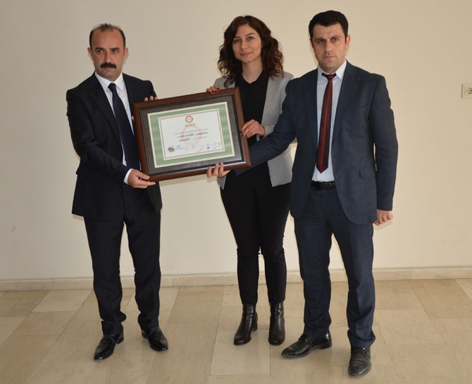 Hakkari Belediye eşbaşkanları mazbatalarını aldı 5