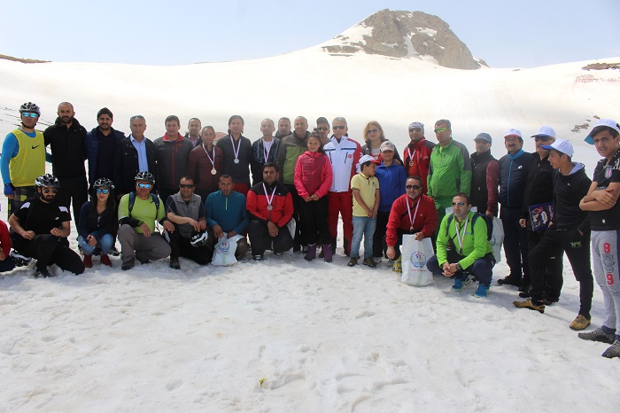 Hakkari'de 4 mevsim bir arada! kayak, buzlu suda yüzmek, ve bisiklet tur 10