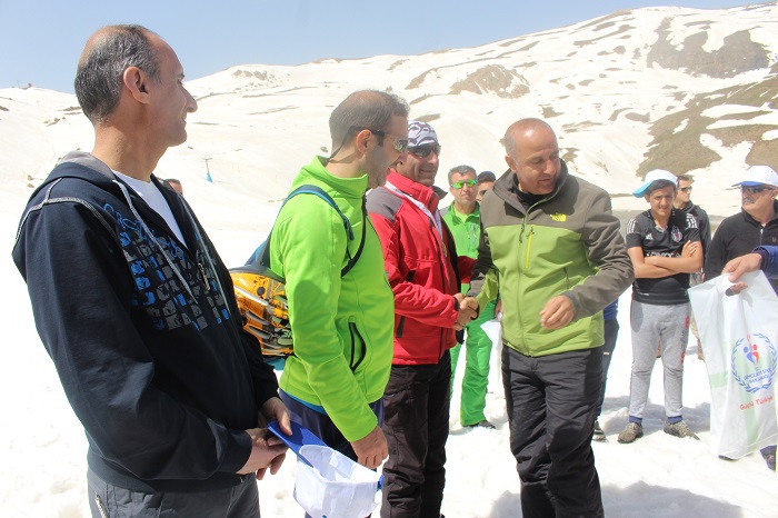 Hakkari'de 4 mevsim bir arada! kayak, buzlu suda yüzmek, ve bisiklet tur 13