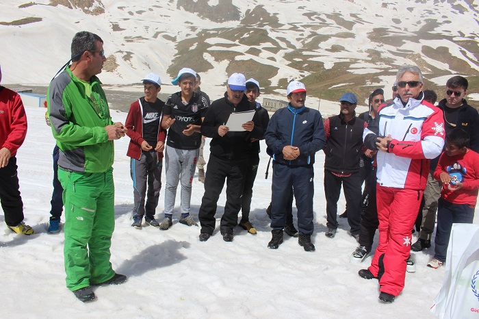 Hakkari'de 4 mevsim bir arada! kayak, buzlu suda yüzmek, ve bisiklet tur 2