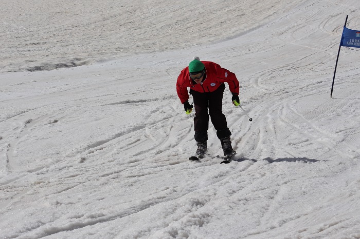 Hakkari'de 4 mevsim bir arada! kayak, buzlu suda yüzmek, ve bisiklet tur 4