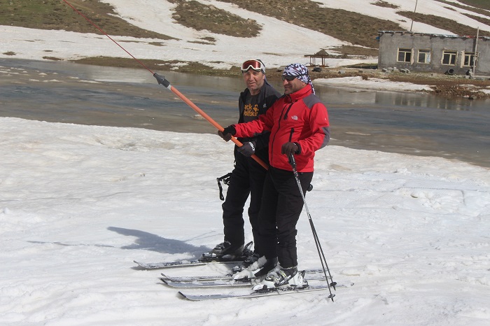 Hakkari'de 4 mevsim bir arada! kayak, buzlu suda yüzmek, ve bisiklet tur 5
