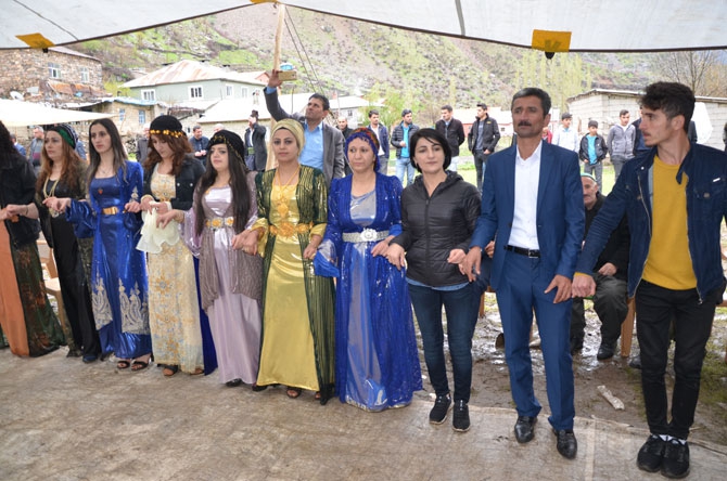 Ölmez ailesinin mutlu günü! 30