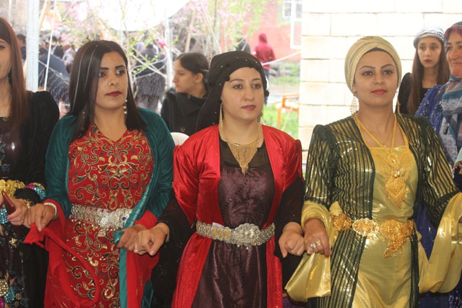 Ölmez ailesinin mutlu günü! 4