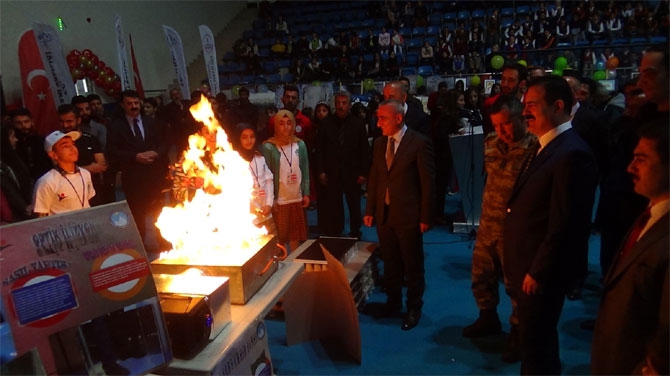 Hakkari’de TÜBİTAK bilim fuarı etkinliği 16
