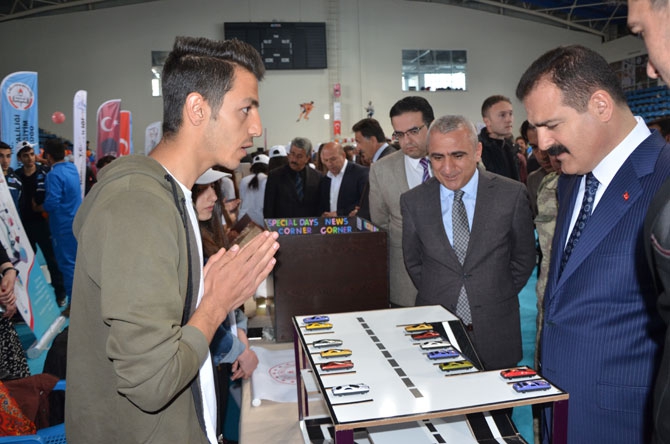 Hakkari’de TÜBİTAK bilim fuarı etkinliği 8