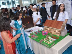 Hakkari’de TÜBİTAK bilim fuarı etkinliği