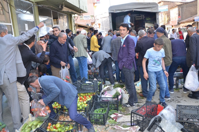 Hakkari’de ucuz sebze izdihamı! 6