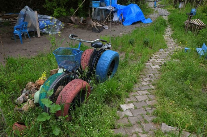 Hayalindeki evi yaptı: Kentten uzak, her şey mavi 3