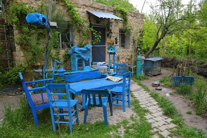 Hayalindeki evi yaptı: Kentten uzak, her şey mavi 4