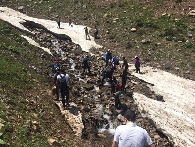 Hakkari'de doğaseverlerin 'Ters Lale' buluşması 15