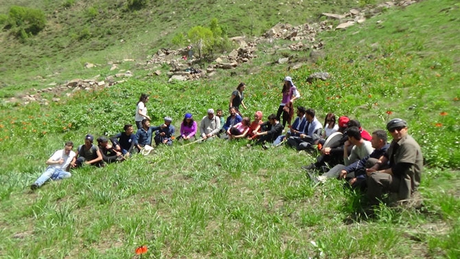 Hakkari'de doğaseverlerin 'Ters Lale' buluşması 20