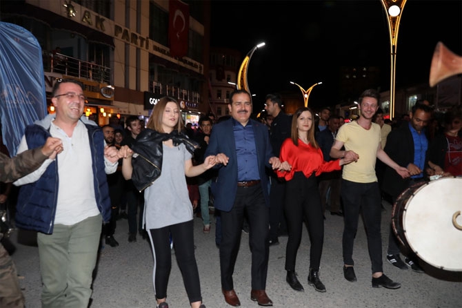 Hakkari 19 Mayıs'ı Atabarı oynayarak kutladı! 4