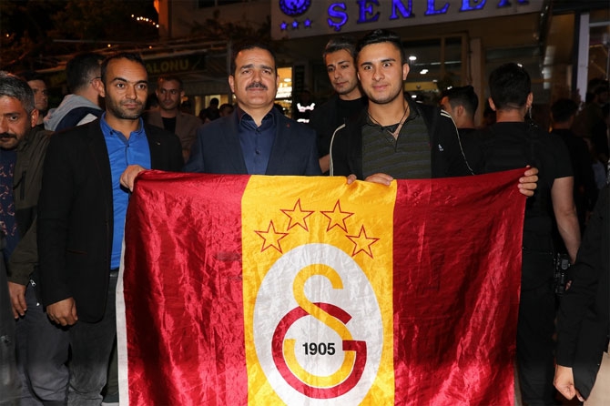 Hakkari 19 Mayıs'ı Atabarı oynayarak kutladı! 7