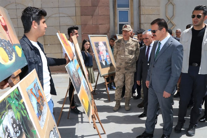 Güzel Sanatlar Lisesi öğrencilerinin sergisi açıldı 15