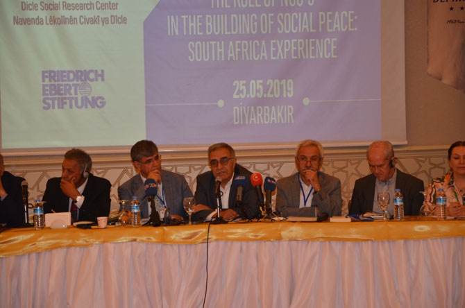 Diyarbakır'da Güney Afrika Barışı konuşuldu 9
