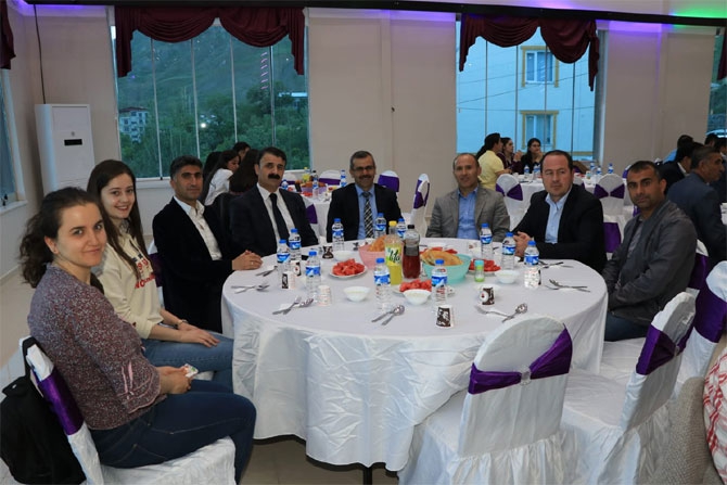 Hakkari Memur-Sen’den  iftar programı 12