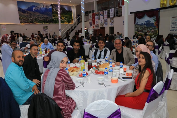 Hakkari Memur-Sen’den  iftar programı 4