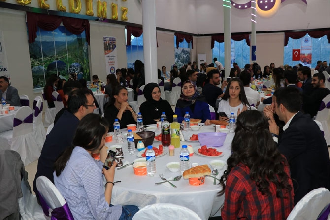 Hakkari Memur-Sen’den  iftar programı 6