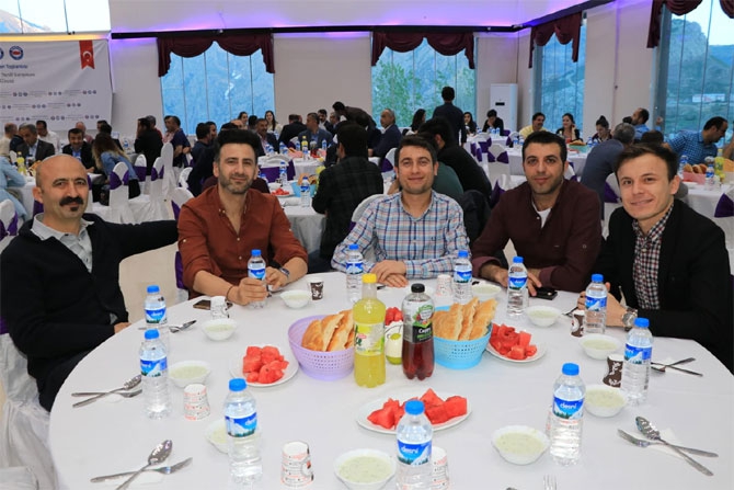 Hakkari Memur-Sen’den  iftar programı 9