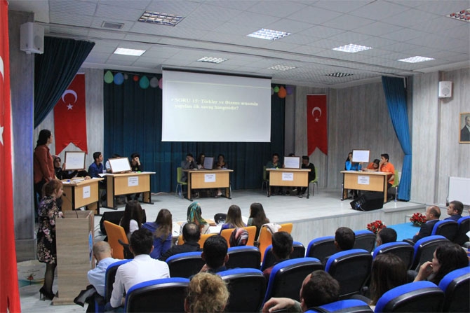 Hakkari'de  liseler arası bilgi yarışması 6