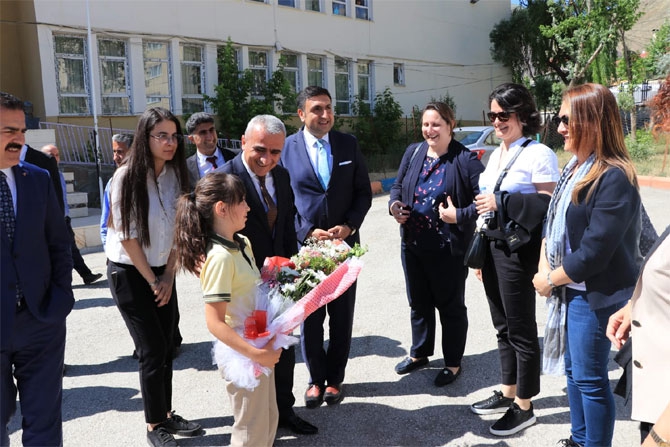 Hakkari'de Z- Kütüphanenin açılışı yapıldı 1