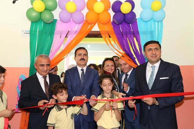 Hakkari'de Z- Kütüphanenin açılışı yapıldı 10