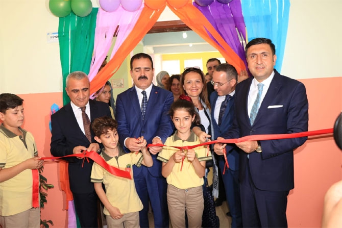 Hakkari'de Z- Kütüphanenin açılışı yapıldı 11