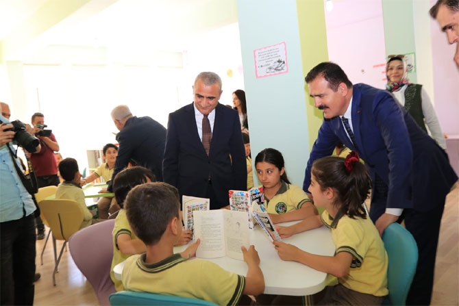 Hakkari'de Z- Kütüphanenin açılışı yapıldı 14