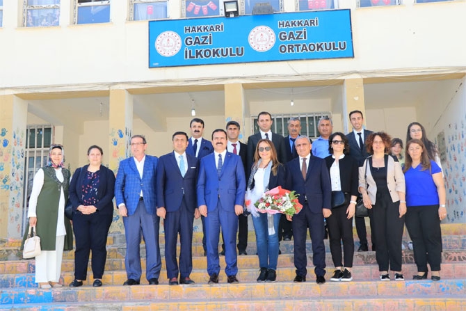 Hakkari'de Z- Kütüphanenin açılışı yapıldı 2