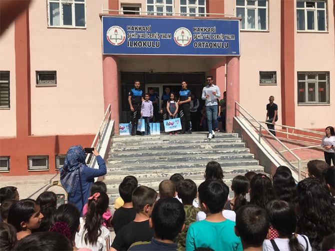 Hakkari'de öğrencilerin yaz tatili sevinci 15