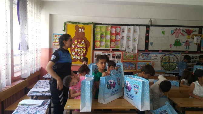 Hakkari'de öğrencilerin yaz tatili sevinci 17