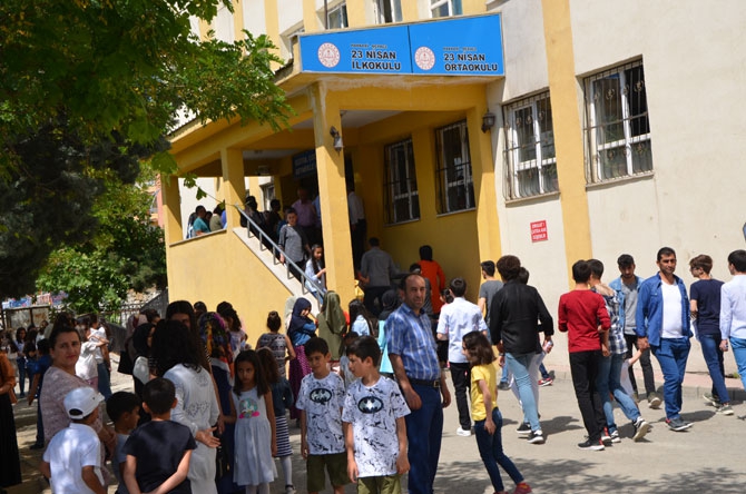 Hakkari'de öğrencilerin yaz tatili sevinci 18