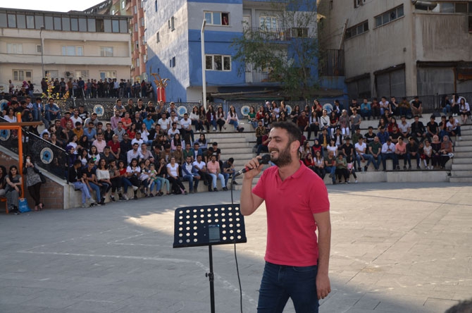 Hakkarili öğrencilerden YKS öncesi moral halayı 6