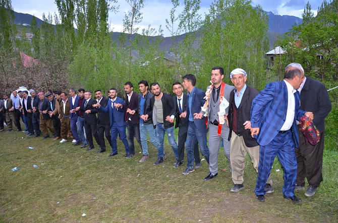 Özer Ailesinin mutlu günü 15