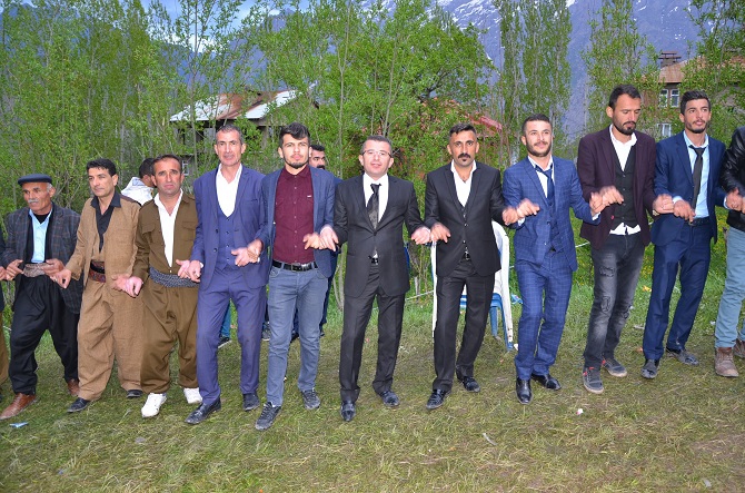 Özer Ailesinin mutlu günü 16