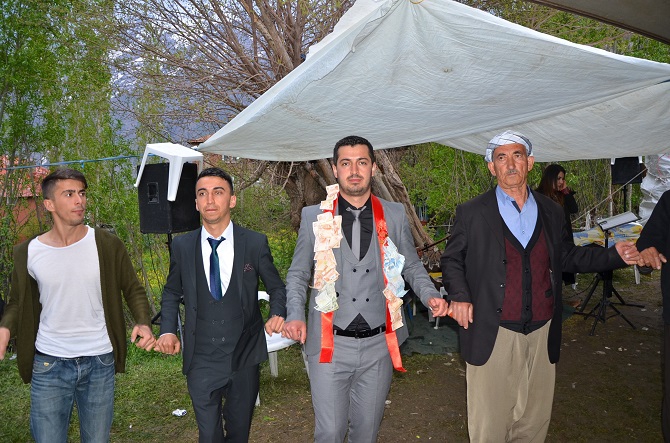 Özer Ailesinin mutlu günü 17