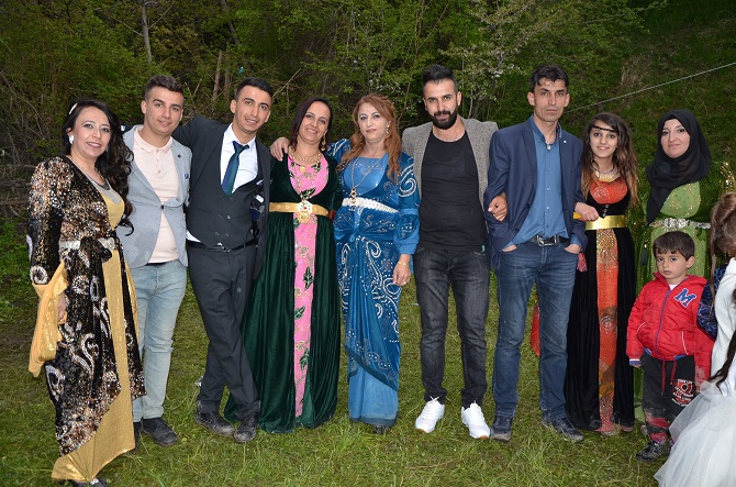 Özer Ailesinin mutlu günü 36