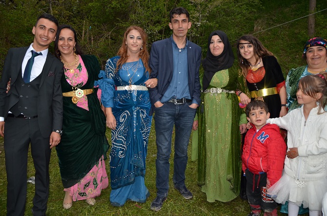 Özer Ailesinin mutlu günü 38