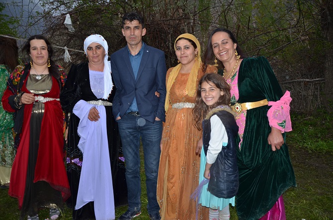 Özer Ailesinin mutlu günü 48