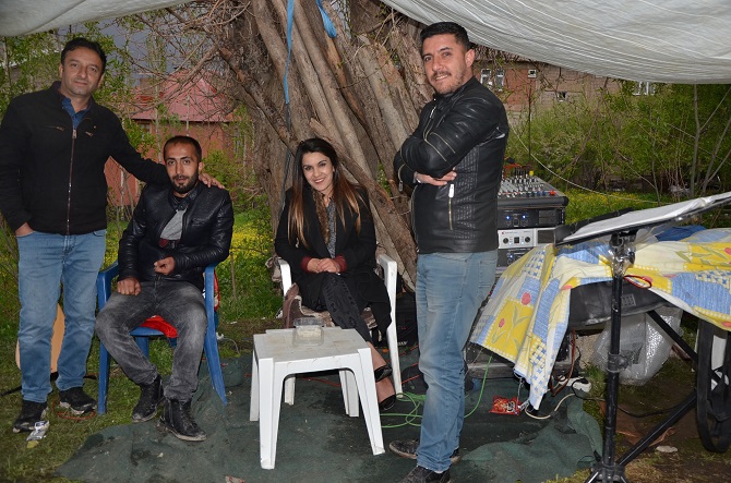 Özer Ailesinin mutlu günü 60