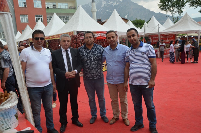 Hakkari’de yöresel ürünler fuarı açıldı! 11
