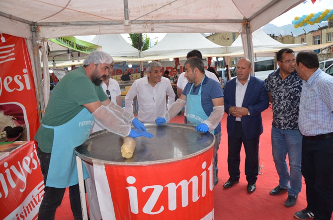 Hakkari’de yöresel ürünler fuarı açıldı! 13