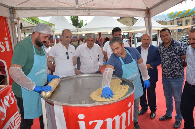 Hakkari’de yöresel ürünler fuarı açıldı! 14