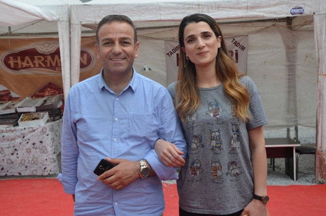 Hakkari’de yöresel ürünler fuarı açıldı! 15