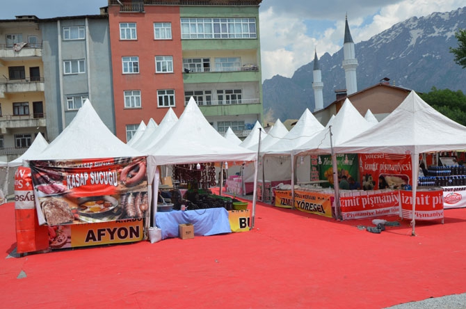Hakkari’de yöresel ürünler fuarı açıldı! 3