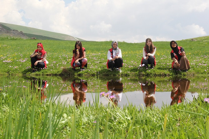 Yaz ayında Hakkari'de kaymanın keyfinin yaşadılar 15